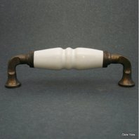 nabytkove-madlo-keramicke-bile---10-cm-.jpg
